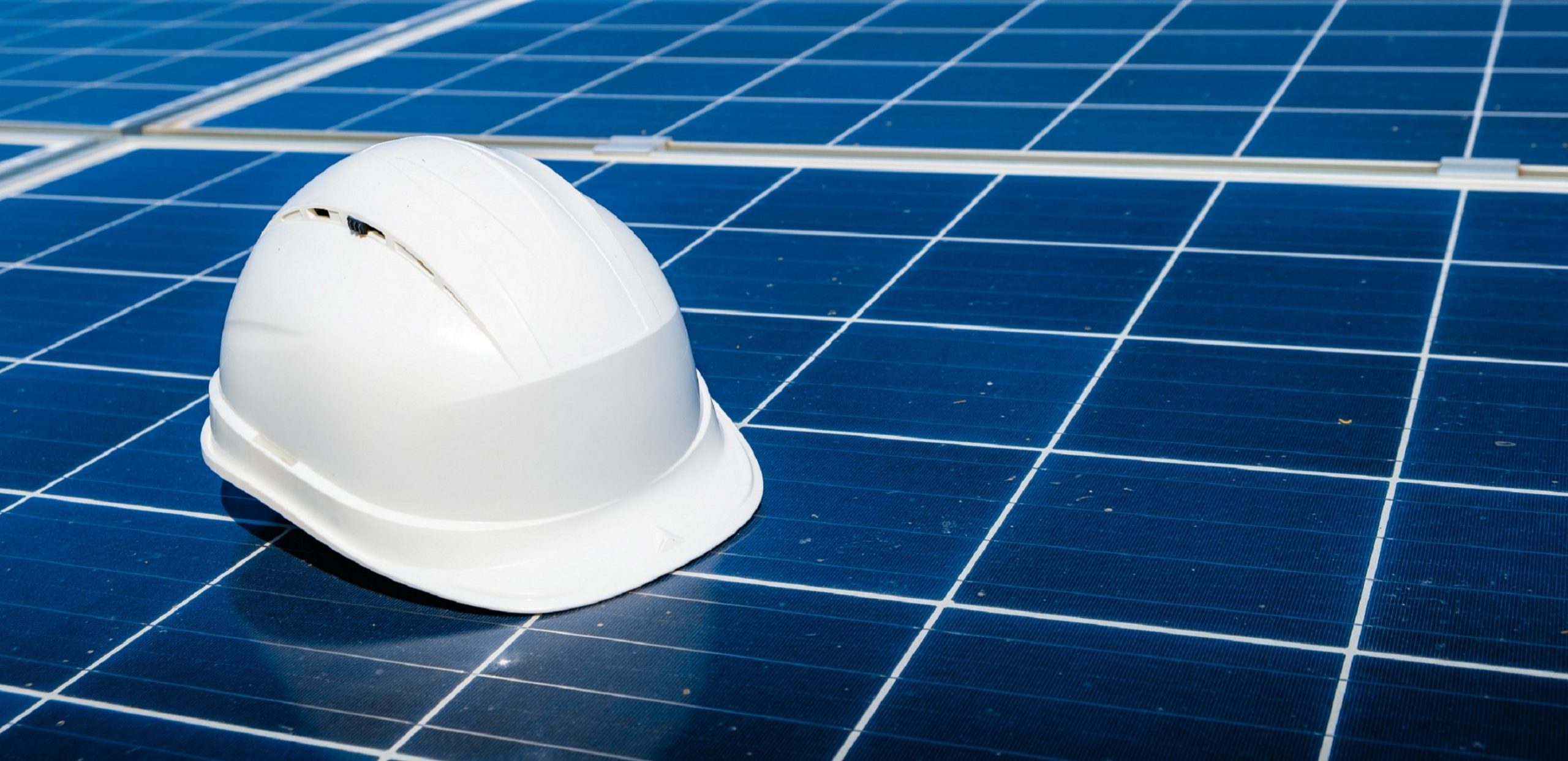 Cómo se erige y opera un sistema fotovoltaico?