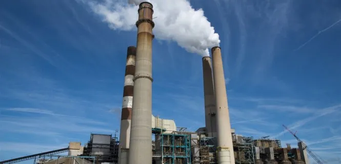 Finalmente, el CO2 que las plantas energéticas emiten, podría ser reutilizado como energía renovable